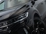 Volkswagen T-Roc R-Line 1.5 TSI 150 PK DSG | Black Style | LED IQ | Trekhaak | Achteruitrijcamera | Navigatie | Stoelverwarming |