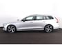 Volvo V60 T4 R-Design - Panorama/schuifdak - IntelliSafe Assist & Surround - Parkeercamera achter - Verwarmde voorstoelen, stuur & achterbank - Parkeersensoren voor & achter - Elektr. bedienb. bestuurdersstoel met geheugen - Standkachel - Elektr. inklapbare trekhaak - 19' LMV