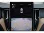 Volvo XC60 T6 Recharge AWD Plus Dark - Panorama/schuifdak - IntelliSafe Assist & Surround - Harman/Kardon audio - Parkeercamera achter - Verwarmde voorstoelen, stuur & achterbank - Parkeersensoren voor & achter - Elektr. bedienb. voorstoelen met geheugen - Draadloze tel. lader - Extra getint glas - 19' LMV
