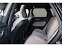 Volvo XC60 T6 Recharge AWD Plus Dark - Panorama/schuifdak - IntelliSafe Assist & Surround - Harman/Kardon audio - Parkeercamera achter - Verwarmde voorstoelen, stuur & achterbank - Parkeersensoren voor & achter - Elektr. bedienb. voorstoelen met geheugen - Draadloze tel. lader - Extra getint glas - 19' LMV