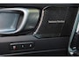 Volvo XC40 T5 Recharge Inscription - Panorama/schuifdak - Harman/Kardon audio - Parkeercamera achter - Verwarmde voorstoelen - Parkeersensoren voor & achter - Elektr. bedienb. voorstoelen met geheugen links - Draadloze tel. lader - Cruise control - Extra getint glas - Elektr. inklapbare trekhaak - 18' LMV