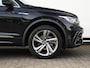 Volkswagen Tiguan Allspace 1.5 TSI R-Line Business+ 150pk DSG | Navigatie | Trekhaak | Elek. achterklep | LED Matrix | Winterpakket | Camera | App Connect |