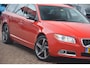 Volvo V70 2.5FT Momentum R-Design | Xenon | Leer | Clima | Cruise-control | PDC | Stoelverwarming | Trekhaak | Keurige en goed onderhouden V70 met de juiste opties!!