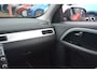 Volvo V70 2.5FT Momentum R-Design | Xenon | Leer | Clima | Cruise-control | PDC | Stoelverwarming | Trekhaak | Keurige en goed onderhouden V70 met de juiste opties!!