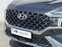 Hyundai Santa Fe 1.6 T-GDI PHEV Premium Plus Sky 7p. / Lederen interieur / Schuif-kanteldak / Trekhaak / Verwarmde stoelen + stuurwiel + gekoelde stoelen / Keyless entry / Navigatie / Camera / LMV.