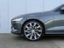 Volvo V60 B4 AUT7 197PK Essential Edition Bright **DIRECT LEVERBAAR** 20" Lichtmetalen velgen | Lederen bekleding | Climate Pack | Driver Assist Pack | Charcoal hemebekleding | Bright exterieuraccenten