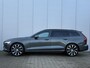 Volvo V60 B4 AUT7 197PK Essential Edition Bright **DIRECT LEVERBAAR** 20" Lichtmetalen velgen | Lederen bekleding | Climate Pack | Driver Assist Pack | Charcoal hemebekleding | Bright exterieuraccenten