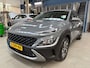 Hyundai Kona 1.6 GDI HEV 141pk Comfort | Trekhaak | Apple carplay/ Android auto | Camera | Bluetooth | Cruise control | All season banden | NAP | Rijklaar prijs!