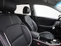 Kia Niro EV e-Niro ExecutiveLine 64 kWh | Apple Carplay / Android Auto | Stoelverwarming/Koeling | Lederen Bekleding | Camera | Privacy Glass |