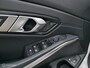 BMW 3-Serie 330e M-pakket / Pano / HUD / / Memory / Full