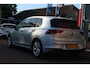 Volkswagen Golf 1.0 eTSI *Life* | Carplay | Adaptive Cruise Control | Camera | Climate Control | Navigatie | PDC | Privacy | Bluetooth |