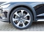 Volvo V60 Cross Country B5 Automaat AWD Pro |Semi electrische Trekhaak|Standkachel, Stoelverwarming voor, Stuurwielverwarming, Elektrisch bedienbare voorstoelen met geheugen, Panoramadak, Harman Kardon audio, Draadloos opladen telefoon, 20 Inch Lichtmetalen velgen