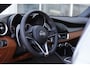 Alfa Romeo Giulia 2.0 T 320PK Veloce Aut.*NL-Auto*Perfect Onderh.*Black Pack/Sportstoelen Leder/Stoelverw./Stuurverw./Apple Carplay-Android/LED/Camera/Memorie/Keyless Entry+Go/Dodehoek/Rijstrook/Parkeersens.V+A/19 inch LM*
