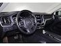 Volvo XC60 T8 Recharge AWD Momentum - Panorama/schuifdak - IntelliSafe Assist & Surround - Parkeercamera achter - Verwarmde voorstoelen - Parkeersensoren voor & achter - Volvo On Call - Elektr. inklapbare trekhaak - 19' LMV