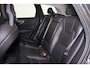 Volvo XC60 T8 Recharge AWD Momentum - Panorama/schuifdak - IntelliSafe Assist & Surround - Parkeercamera achter - Verwarmde voorstoelen - Parkeersensoren voor & achter - Volvo On Call - Elektr. inklapbare trekhaak - 19' LMV