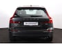 Volvo XC60 T8 Recharge AWD Momentum - Panorama/schuifdak - IntelliSafe Assist & Surround - Parkeercamera achter - Verwarmde voorstoelen - Parkeersensoren voor & achter - Volvo On Call - Elektr. inklapbare trekhaak - 19' LMV