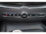 Volvo XC60 T8 Recharge AWD Momentum - Panorama/schuifdak - IntelliSafe Assist & Surround - Parkeercamera achter - Verwarmde voorstoelen - Parkeersensoren voor & achter - Volvo On Call - Elektr. inklapbare trekhaak - 19' LMV