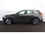 Volvo XC60 T8 Recharge AWD Momentum - Panorama/schuifdak - IntelliSafe Assist & Surround - Parkeercamera achter - Verwarmde voorstoelen - Parkeersensoren voor & achter - Volvo On Call - Elektr. inklapbare trekhaak - 19' LMV