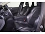 Volvo XC60 T8 Recharge AWD Momentum - Panorama/schuifdak - IntelliSafe Assist & Surround - Parkeercamera achter - Verwarmde voorstoelen - Parkeersensoren voor & achter - Volvo On Call - Elektr. inklapbare trekhaak - 19' LMV