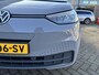 Volkswagen ID.3 Life 58 kWh 204pk Navigatie / 18"LM velgen / Zwart dak / App-connect / Parkeersensoren / Keyless-Go State of health is 89%