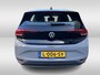 Volkswagen ID.3 Life 58 kWh 204pk Navigatie / 18"LM velgen / Zwart dak / App-connect / Parkeersensoren / Keyless-Go State of health is 89%