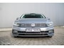 Volkswagen Passat Variant 1.4 TSI ACT Highline Business R | VC | ACC | Camera | Alcantara | Trekhaak | Dealer onderhouden | LED | Rijklaar |