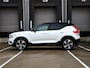 Volvo XC40 R-Design Expression 1.5 T4 Recharge 211pk Automaat SCHUIF-DAK | HARMAN/KARDON | ADAPT. CC | DODE HOEK | 360° CAM. | 19''LM