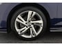 Volkswagen Golf 1.5 eTSI R-Line | Org NL | CarPlay | Climate Control | Stoel-/Stuurverwarming | Sportstoelen |