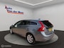 Volvo V60 1.5 T3 Kinetic / Navigatie / Half leder / Etc..