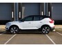 Volvo XC40 Recharge P8 AWD R-Design Lichtmetalen Velgen 19" |Kunstlederen/Alcantara Bekleding | R-Design Exterieur |Google Navigatiesysteem Full Map + Hard Disk | LED koplampen | Electronic Climate Controle | Verwarmende Voorstoelen + Stuurwiel |