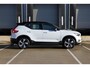 Volvo XC40 Recharge P8 AWD R-Design Lichtmetalen Velgen 19" |Kunstlederen/Alcantara Bekleding | R-Design Exterieur |Google Navigatiesysteem Full Map + Hard Disk | LED koplampen | Electronic Climate Controle | Verwarmende Voorstoelen + Stuurwiel |