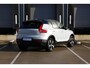 Volvo XC40 Recharge P8 AWD R-Design Lichtmetalen Velgen 19" |Kunstlederen/Alcantara Bekleding | R-Design Exterieur |Google Navigatiesysteem Full Map + Hard Disk | LED koplampen | Electronic Climate Controle | Verwarmende Voorstoelen + Stuurwiel |