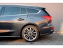 Ford Focus Wagon BWJ 2021 1.0 124 PK EcoBoost Hybrid Vignale HEAD UP DISPLAY / TREKHAAK | PANORAMADAK | XENON | STOELVERW. | LEDER | STUURVERW. | ADAPTIVE CRUISE | ELEKTRISCHE ACHTERKLEP | CAMERA | CARPAY + ANDROID | LMV | PDC
