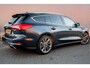 Ford Focus Wagon BWJ 2021 1.0 124 PK EcoBoost Hybrid Vignale HEAD UP DISPLAY / TREKHAAK | PANORAMADAK | XENON | STOELVERW. | LEDER | STUURVERW. | ADAPTIVE CRUISE | ELEKTRISCHE ACHTERKLEP | CAMERA | CARPAY + ANDROID | LMV | PDC