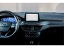 Ford Focus Wagon BWJ 2021 1.0 124 PK EcoBoost Hybrid Vignale HEAD UP DISPLAY / TREKHAAK | PANORAMADAK | XENON | STOELVERW. | LEDER | STUURVERW. | ADAPTIVE CRUISE | ELEKTRISCHE ACHTERKLEP | CAMERA | CARPAY + ANDROID | LMV | PDC