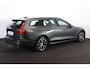 Volvo V60 B3 Momentum Advantage - IntelliSafe Assist - Parkeercamera achter - Parkeersensoren voor & achter - Draadloze tel. lader - High Performance audio - 17' LMV