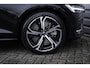 Volvo V60 2.0 T8 Plug-in hybrid AWD Ultra | Bowers & Wilkins  | Massagefunctie voorstoelen | Extra getint glas achter  | 19" 5-triplespaaks Glossy | Nappa Leder met ventilatie |