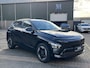 Hyundai Kona Electric Comfort Smart 65.4 kWh | Longrange | 3-Fase Lader | Warmtepomp | Dealeronderhouden | Fabrieksgarantie Hyundai tot 2029 | Elektrische Achterklep | Stoel & Stuurverwarming | Afnembare Trekhaak | Rijklaar Geleverd