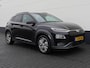 Hyundai Kona Electric EV 204pk Fashion 64 kWh 3-fase | SOH 100% | Head up | Achteruitrijcamera | Trekhaak