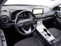 Hyundai Kona Electric EV 204pk Fashion 64 kWh 3-fase | SOH 100% | Head up | Achteruitrijcamera | Trekhaak