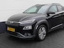 Hyundai Kona Electric EV 204pk Fashion 64 kWh 3-fase | SOH 100% | Head up | Achteruitrijcamera | Trekhaak