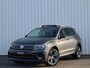 Volkswagen Tiguan 2.0 TSI 190pk 4Motion Highline Business R | Panoramadak | 4-Motion | Trekhaak | All-season Banden | Carplay | Virtual Cockpit