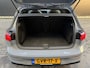 Volkswagen Golf 1.5 eTSI R-Line Pano IQlights Carplay Sfeer