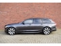 Volvo V90 T6 350PK Plug-in hybrid AWD Plus Dark | Harman / Kardon | 360 Camera | Trekhaak |