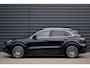 Porsche Cayenne 3.0 E-Hybrid 462pk Sport Chrono | Pano | ACC | Matrix PDLS+ | 360 Camera | Alcantara hemel | Luchtvering |