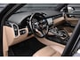 Porsche Cayenne 3.0 E-Hybrid 462pk Sport Chrono | Pano | ACC | Matrix PDLS+ | 360 Camera | Alcantara hemel | Luchtvering |