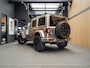 Jeep Wrangler BRUTE Soft-Top Elektrische Treeplanken 4xe 380 22 Inch Interior Upgrade