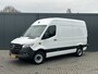 Mercedes-Benz Sprinter 317 CDI AUTOMAAT FACE-LIFT 3.5T RWD / L2H2 / *** 9061 KM !!*** / LED / STOELVERW / DODEHOEK / MBUX 270 A DEUREN / AIRCO / CRUISE / NAVI / CAMERA / 3-ZITS