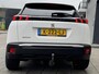 Peugeot 2008 1.2 PureTech Active Pack - Navigatie / Apple CarPlay I Airco I 18" Sport velgen LED I PDC I Dealer onderhouden