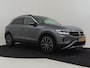 Volkswagen T-Roc 1.0 TSI Life Edition 115pk | Dodehoekdetectie | Park assist | Full led koplampen | Adaptief cruise control | Camera achter | Navigatie via app connect | 19"LMV